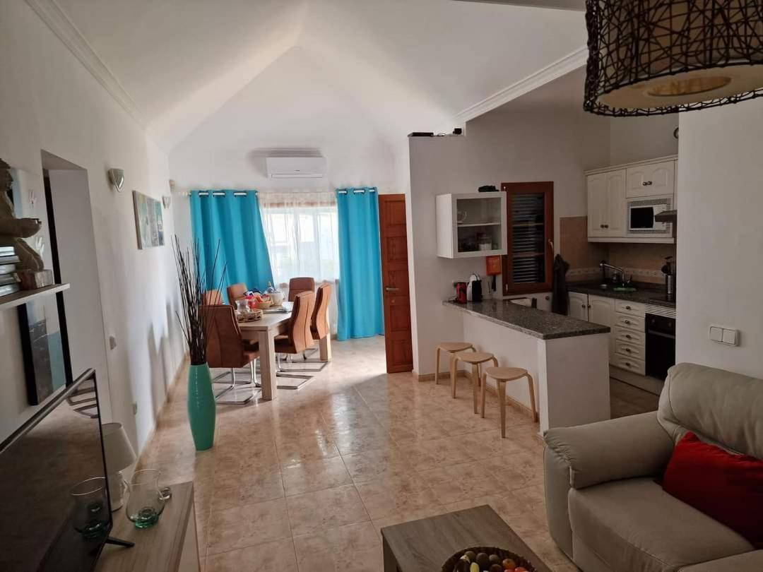 Villa Juanita, Puerto Del Carmen, Lanzarote Tías Exterior foto